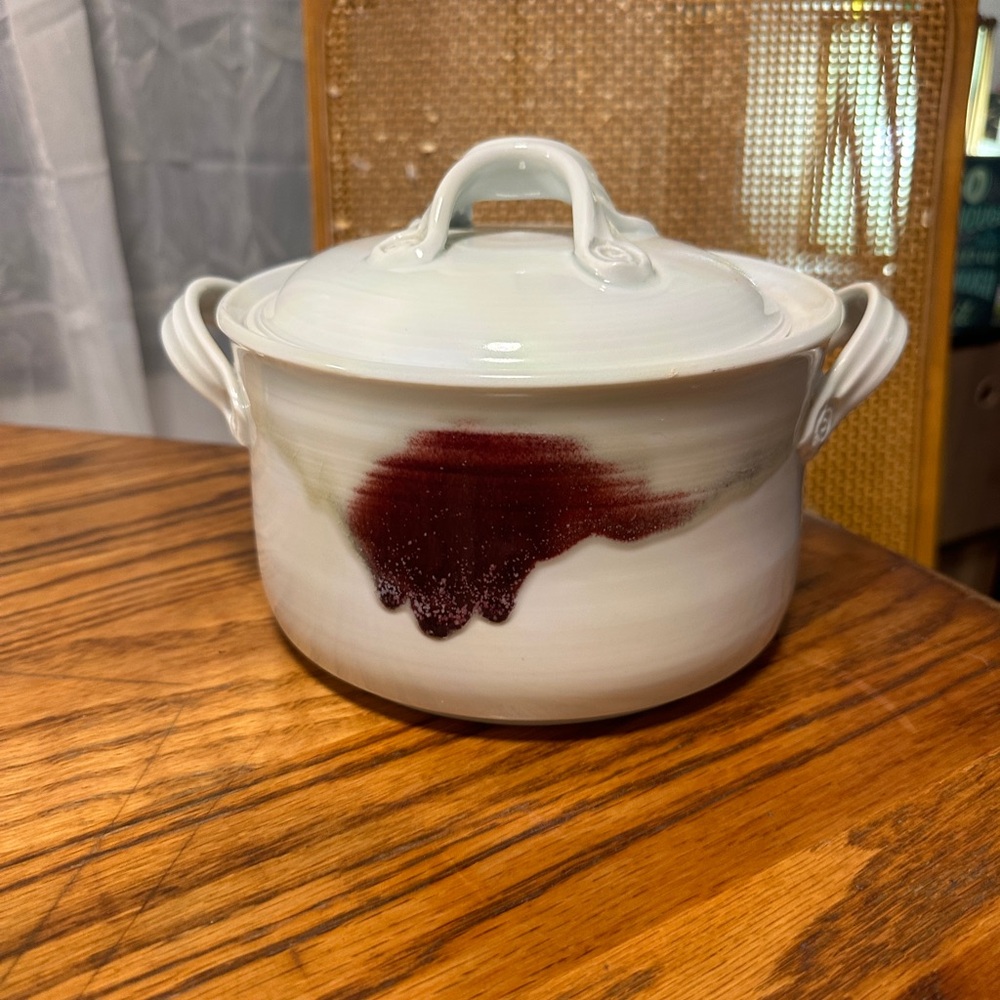 Signed Marty Morgan 2 Quart Covered Casserole White Porcelain